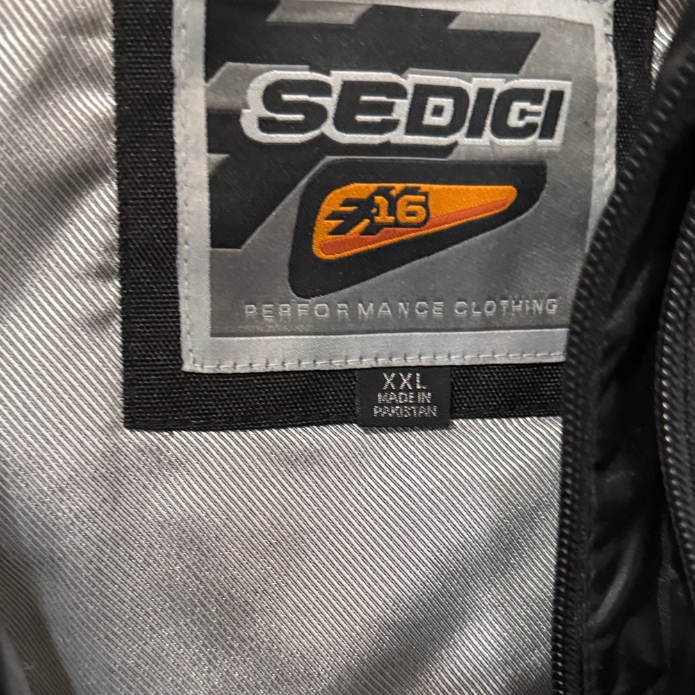 Heated Performance Jacket - Black and Gray - Picture 17 of 17